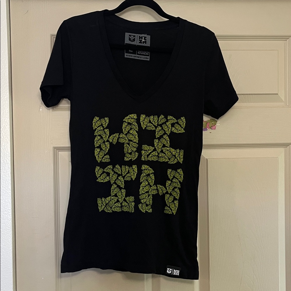 Hawai’i Finest Women V-Neck top